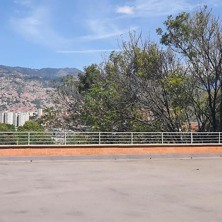 Apartamento Cerca A Plaza Mayor Medellin Exterior photo
